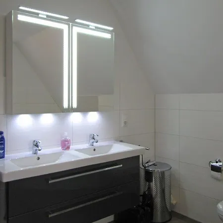 Ferienhaus Nixe * Glowe